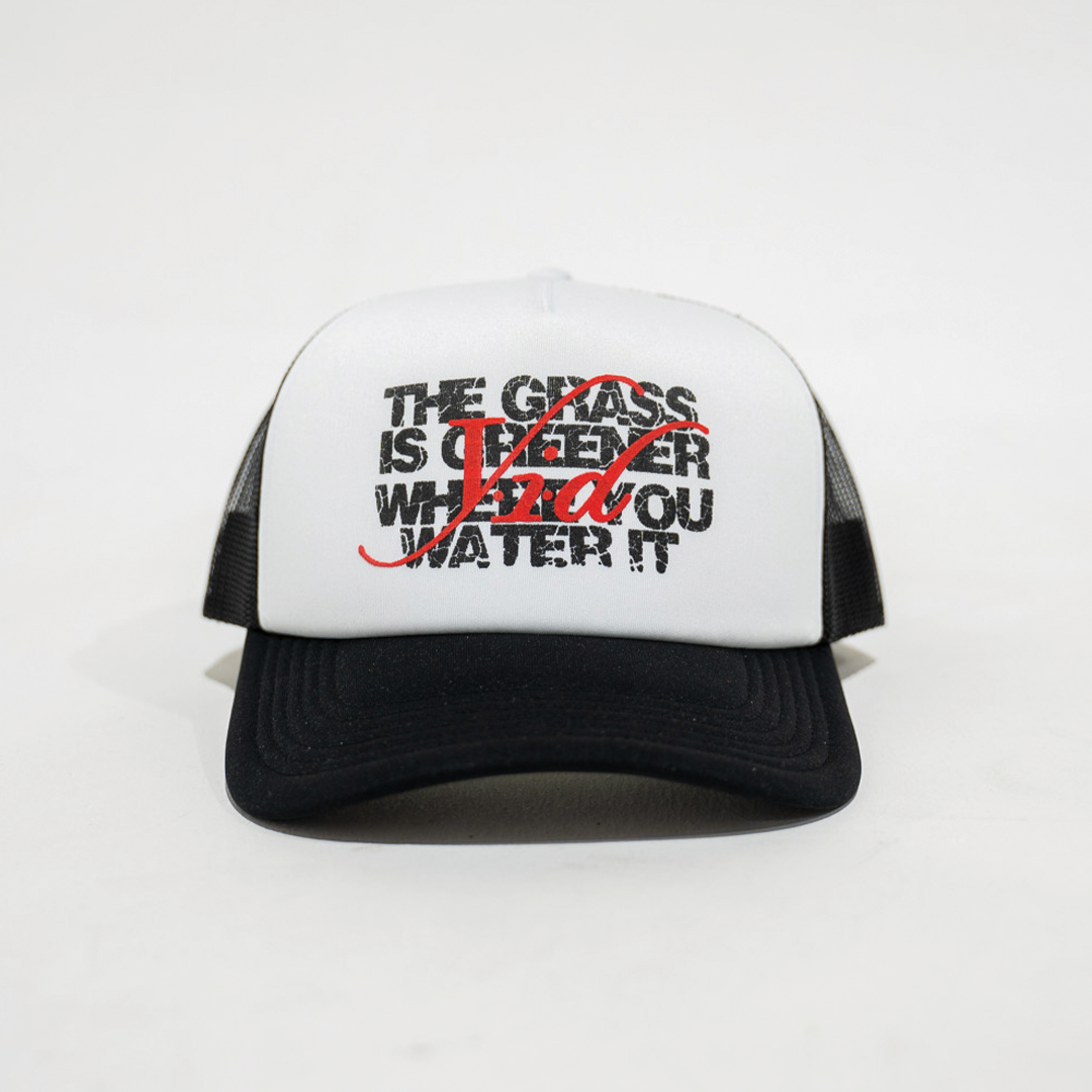 PARCHED TRUCKER HAT WHITE/RED