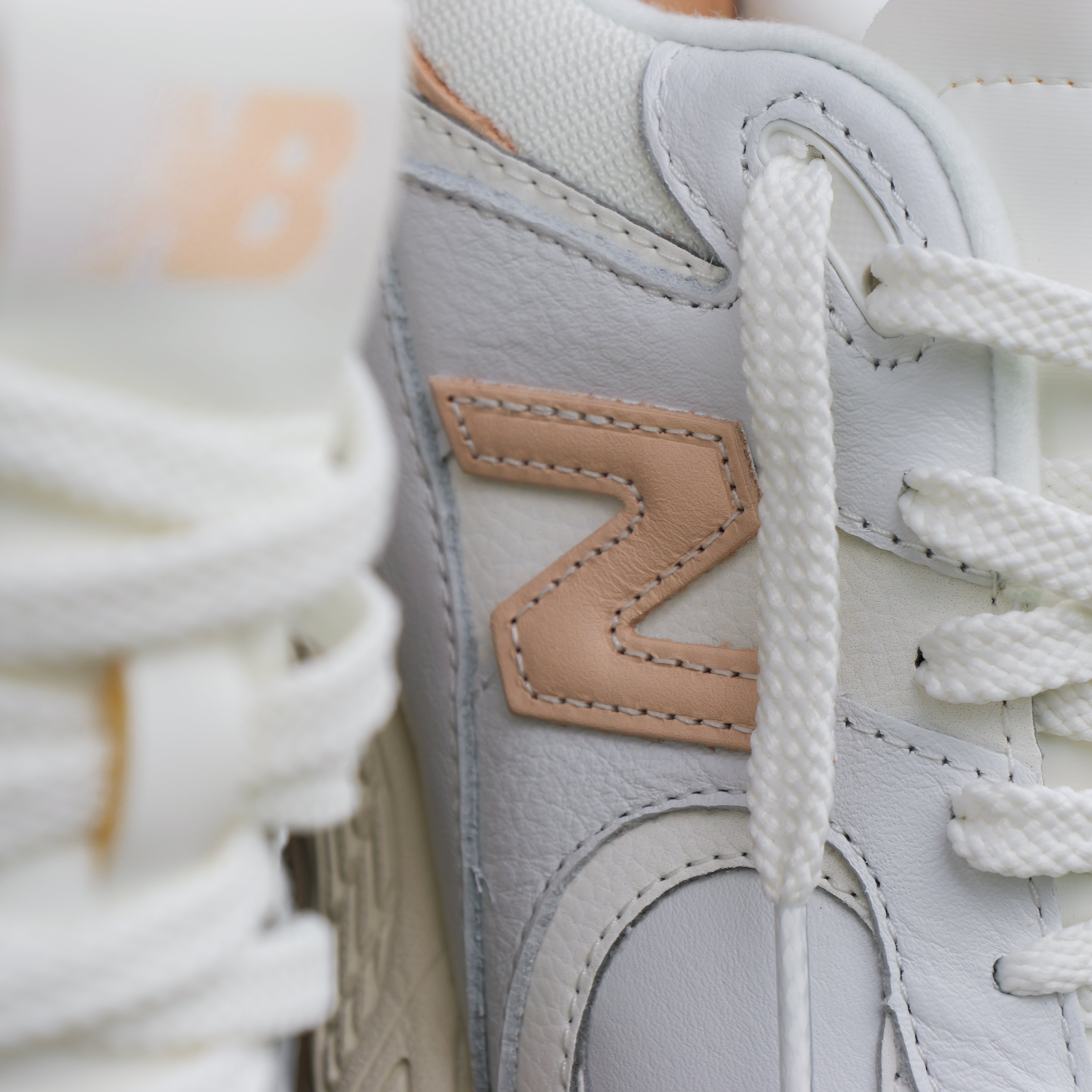 NEW BALANCE M2002RVF