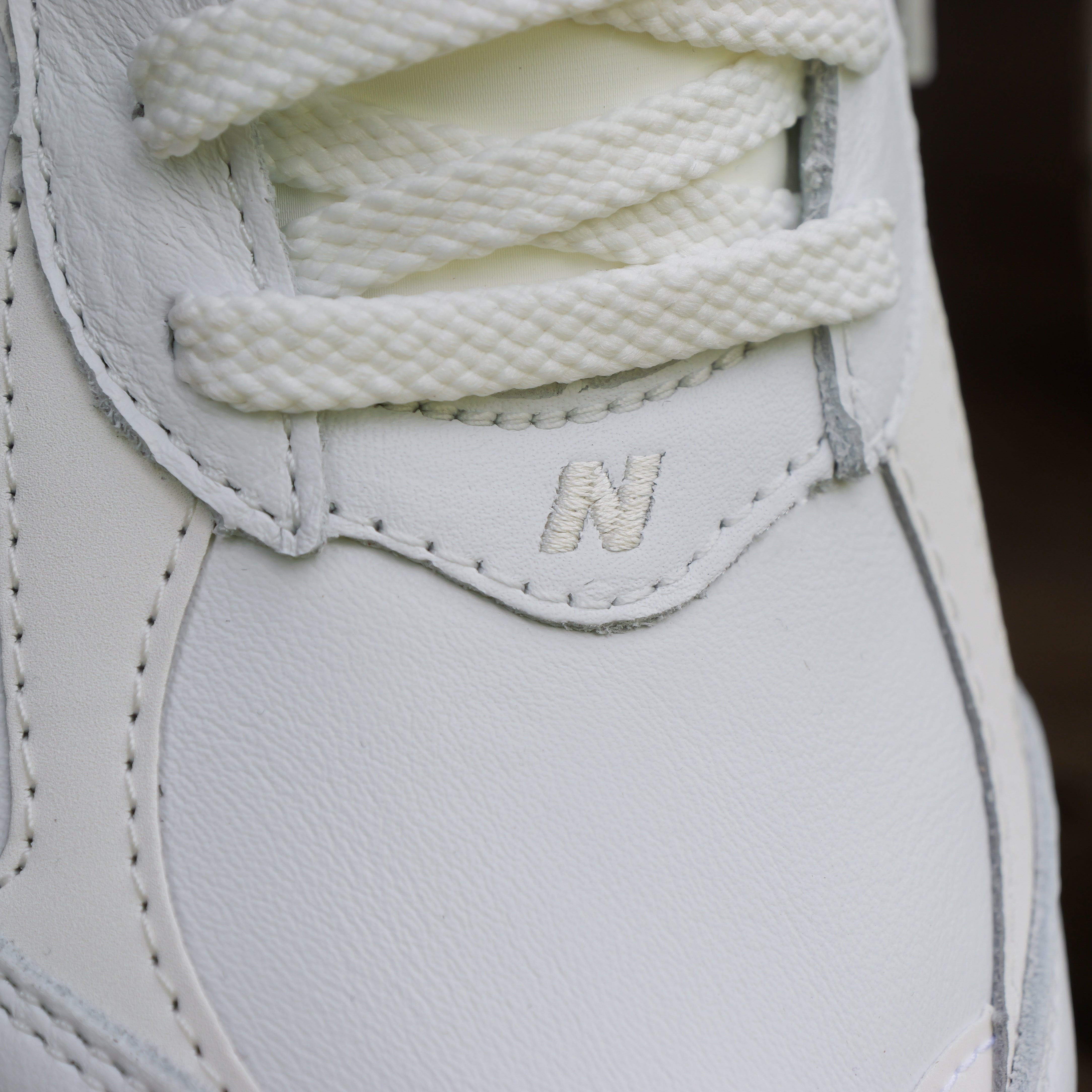 NEW BALANCE M2002RVF