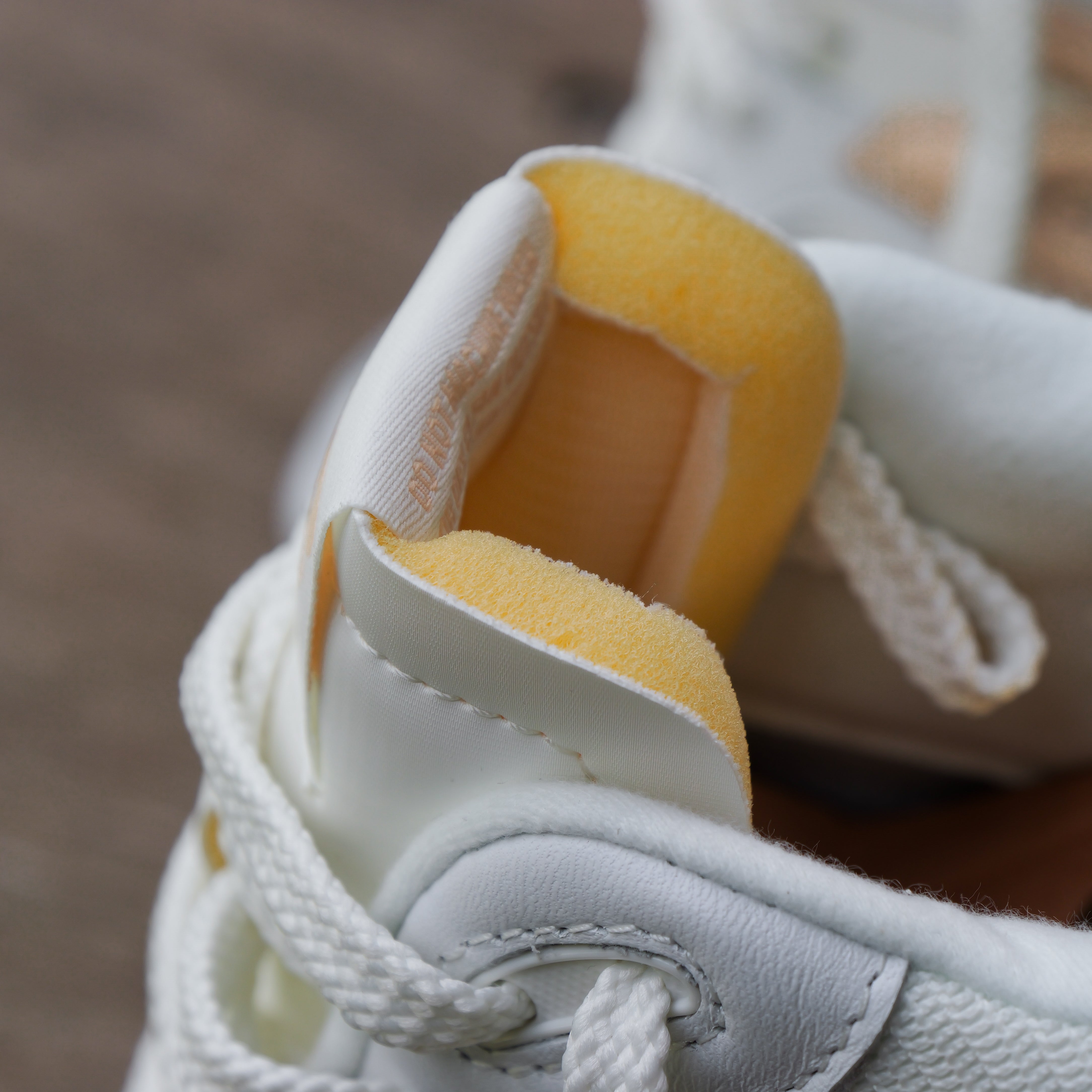 NEW BALANCE M2002RVF