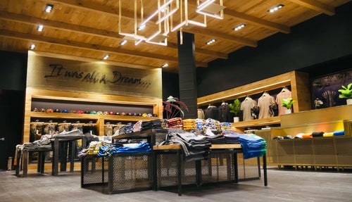 aventura_store.jpg