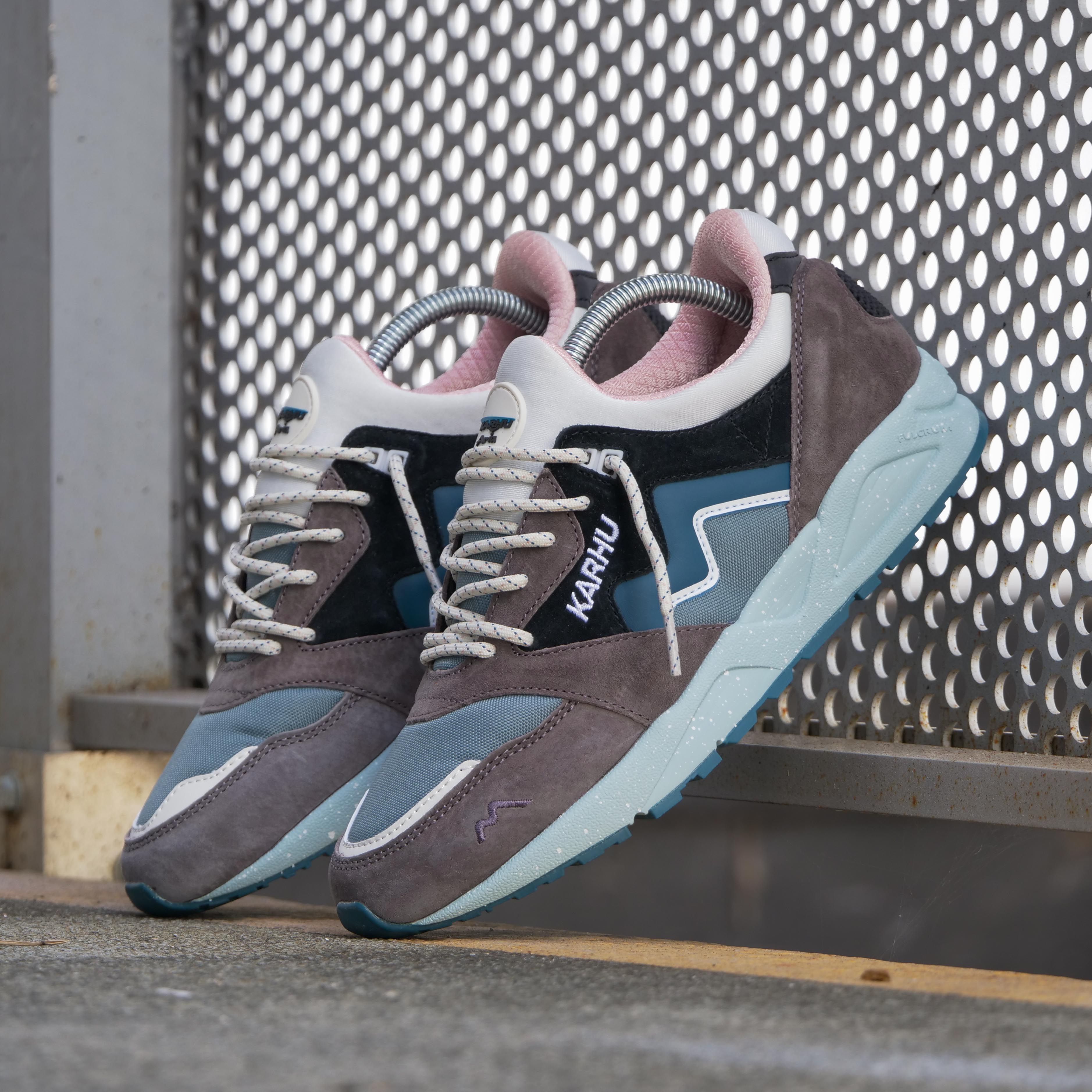 ARIA 95 PLUM/BLACK