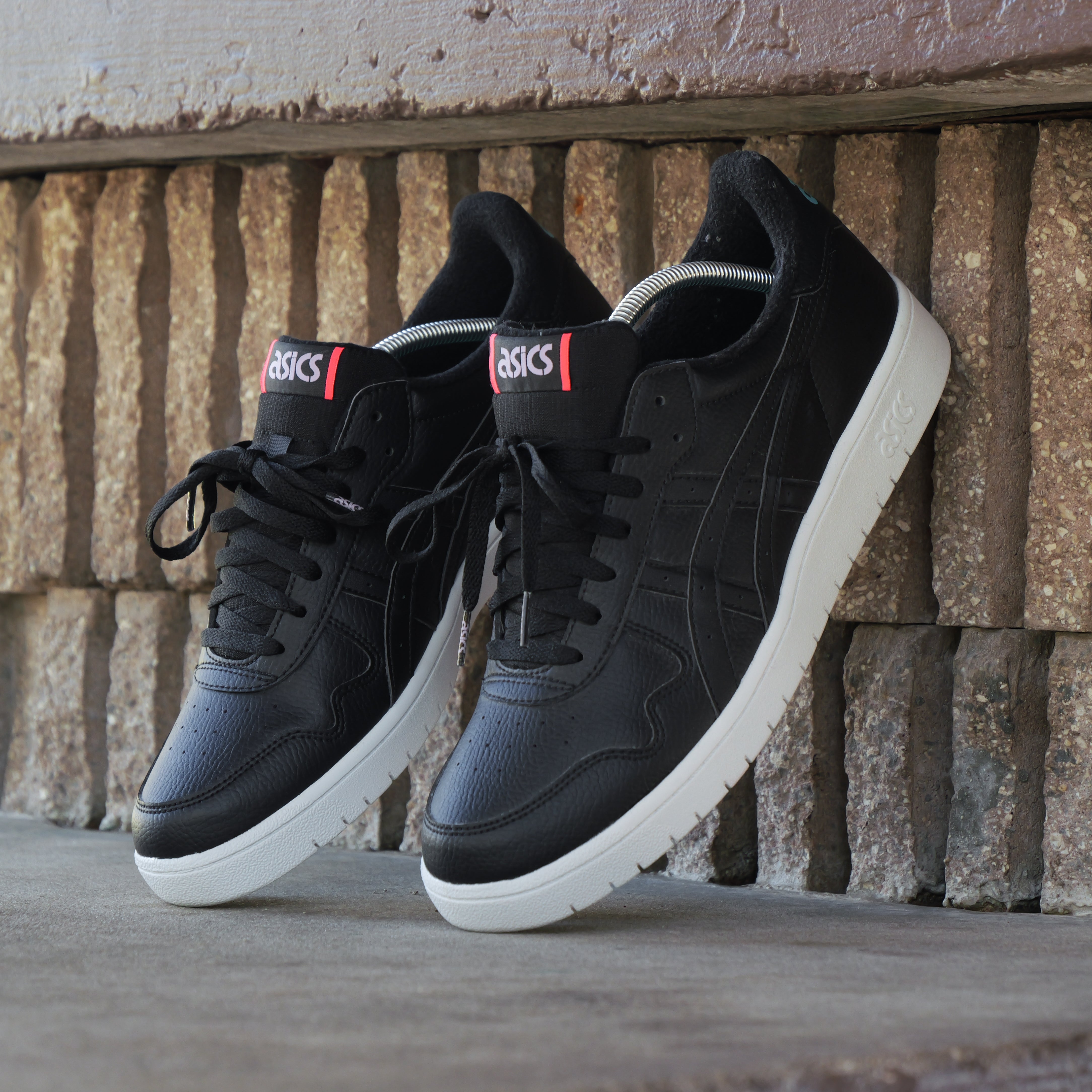 JAPAN S BLACK/BLACK