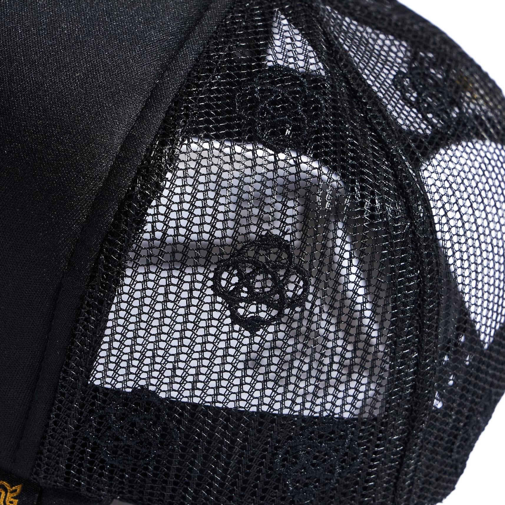 BTW TRUCKER HAT BLACK