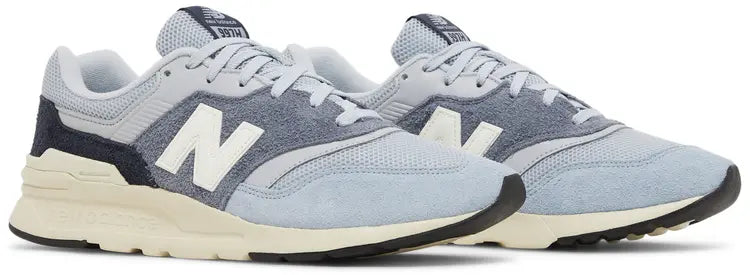The New Balance CM997HRY