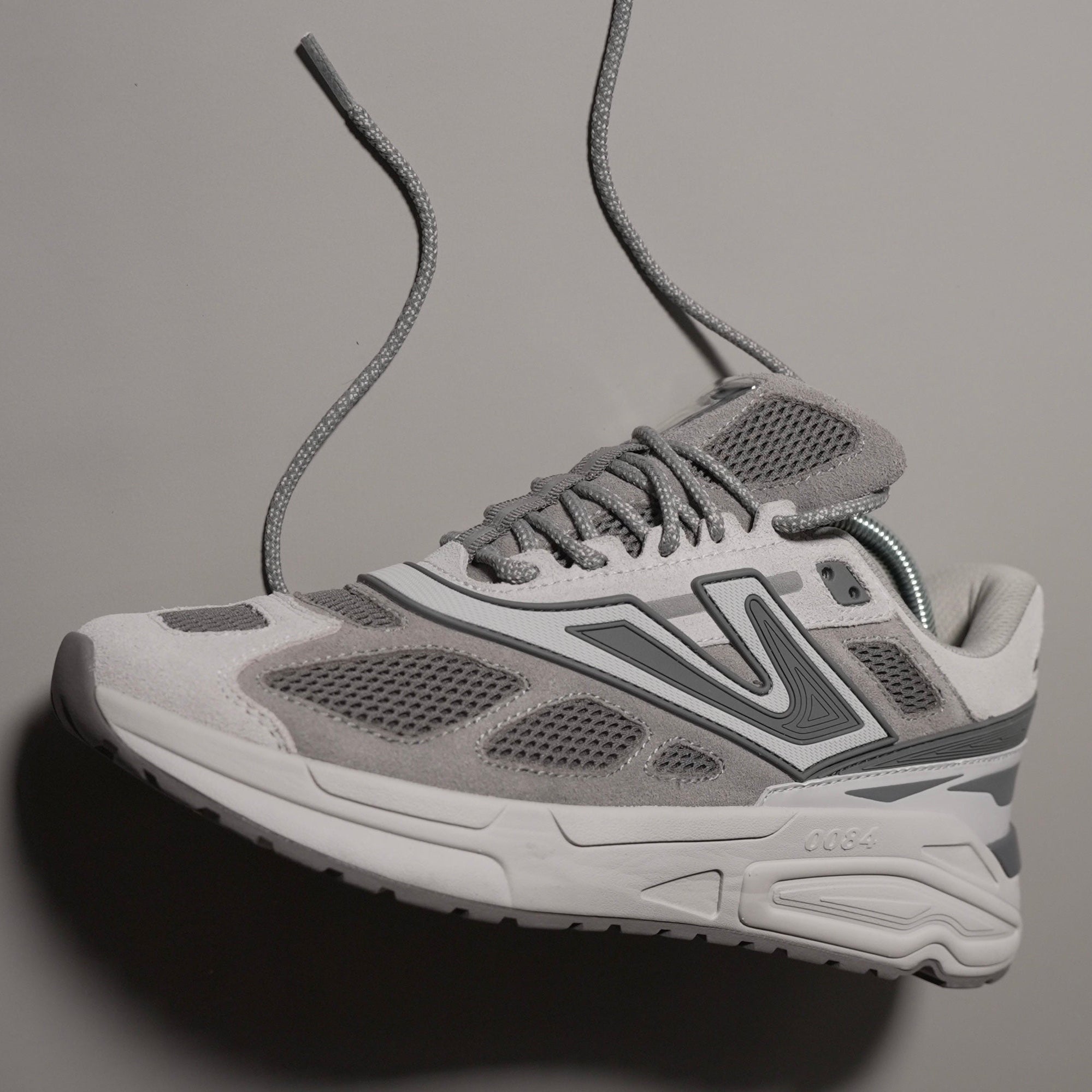 VRTX AT84 Triple Grey