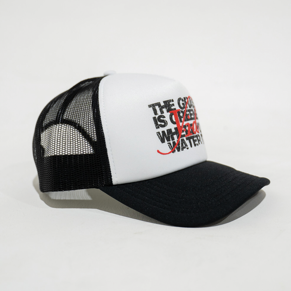 PARCHED TRUCKER HAT WHITE/RED