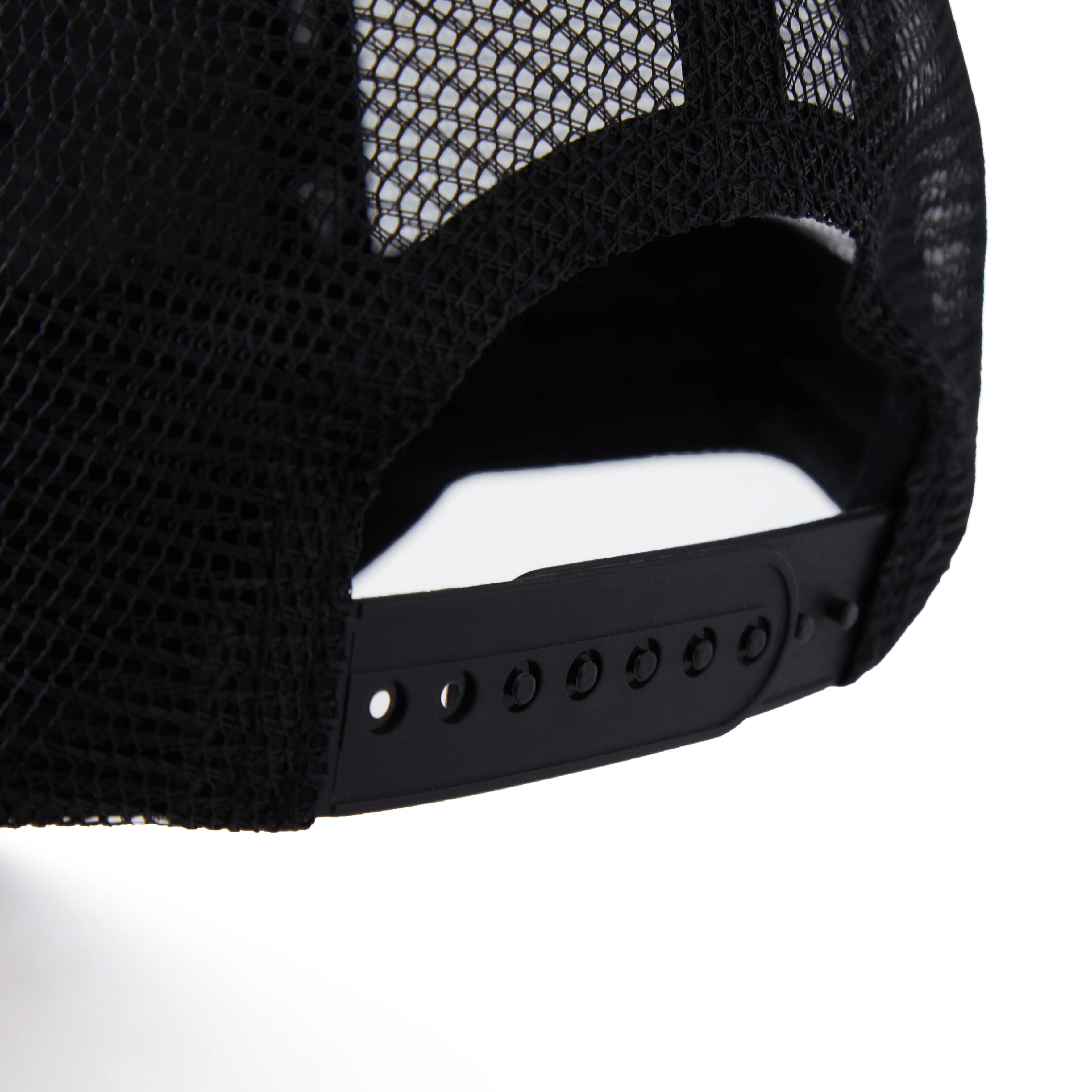 ROADTRIP TRUCKER HAT BLACK