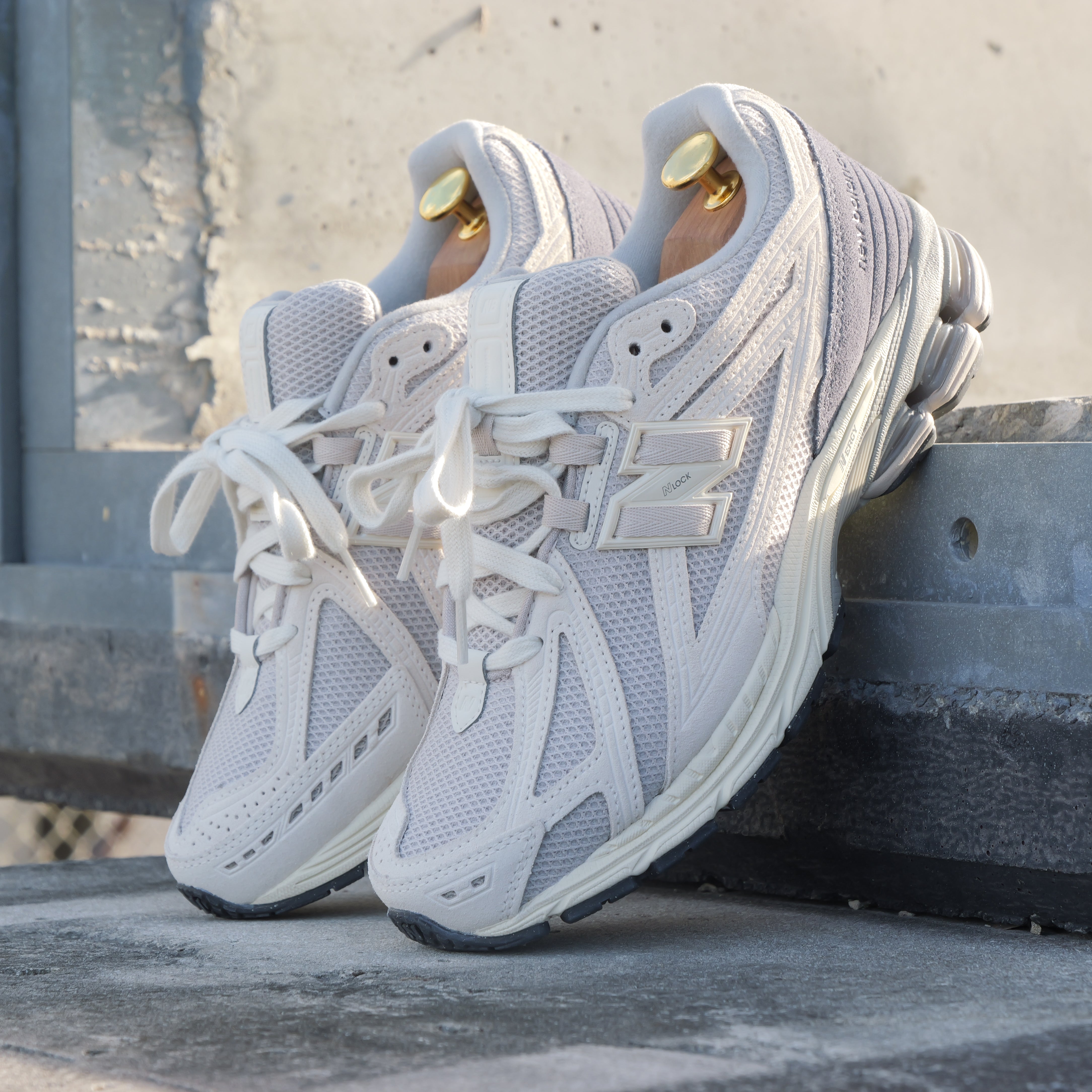 NEW BALANCE M1906FH