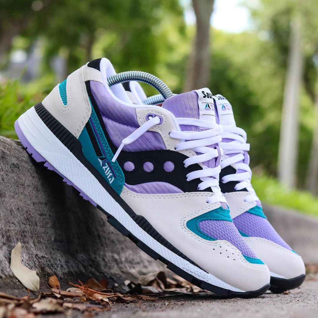 AZURA WHITE/VIOLET/CAPRI