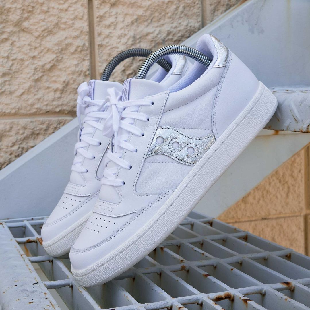 JAZZ COURT WHITE/SILVER (WOMEN)