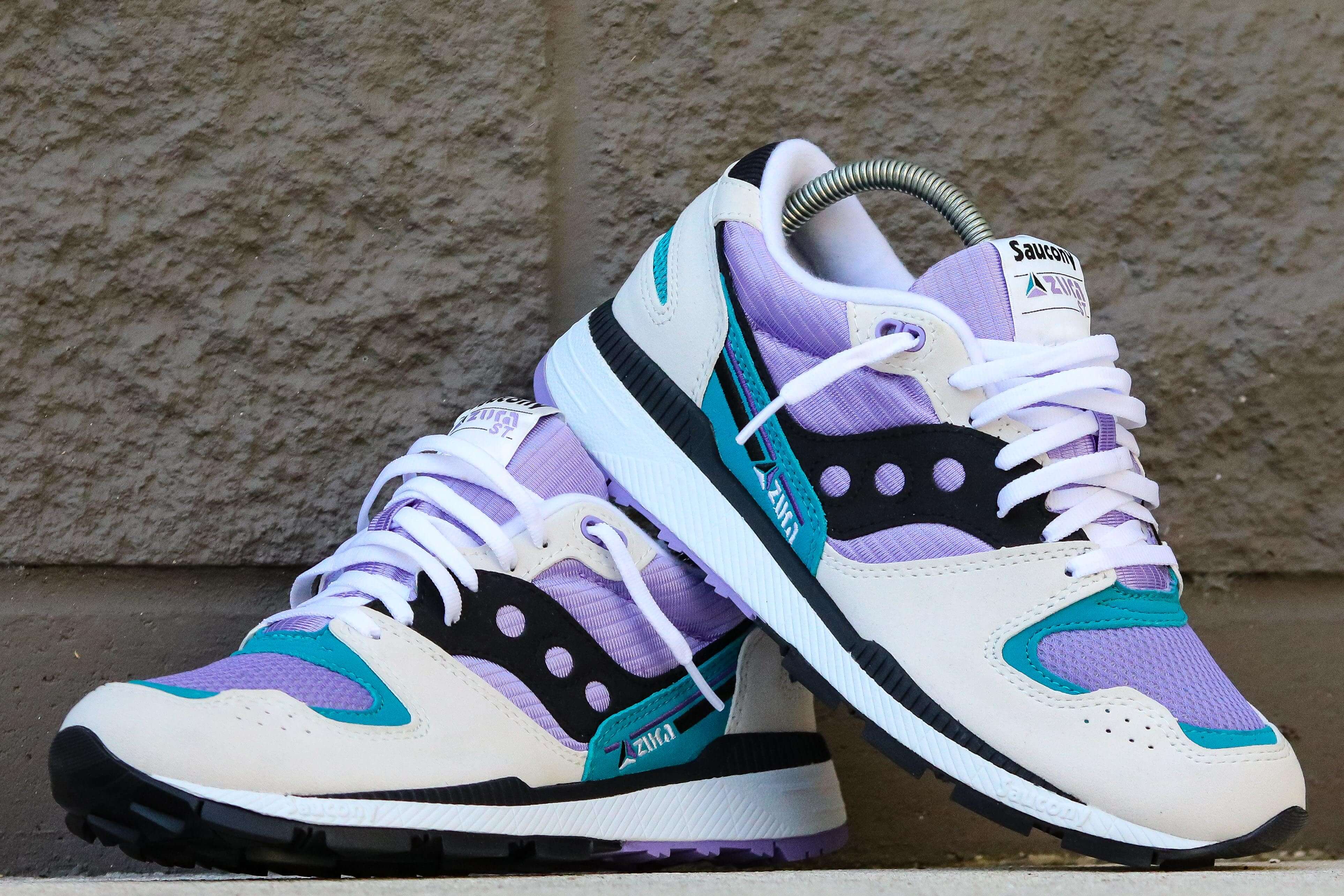 AZURA WHT/VIOLET/CAPRI