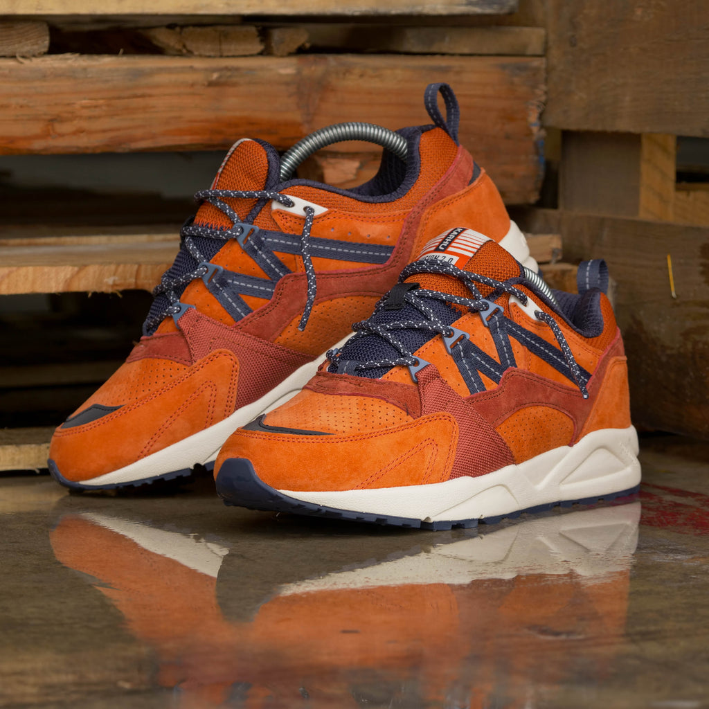 野党 カルフ Karhu Men Fusion 2.0 (brown / rubber / cadmium orange