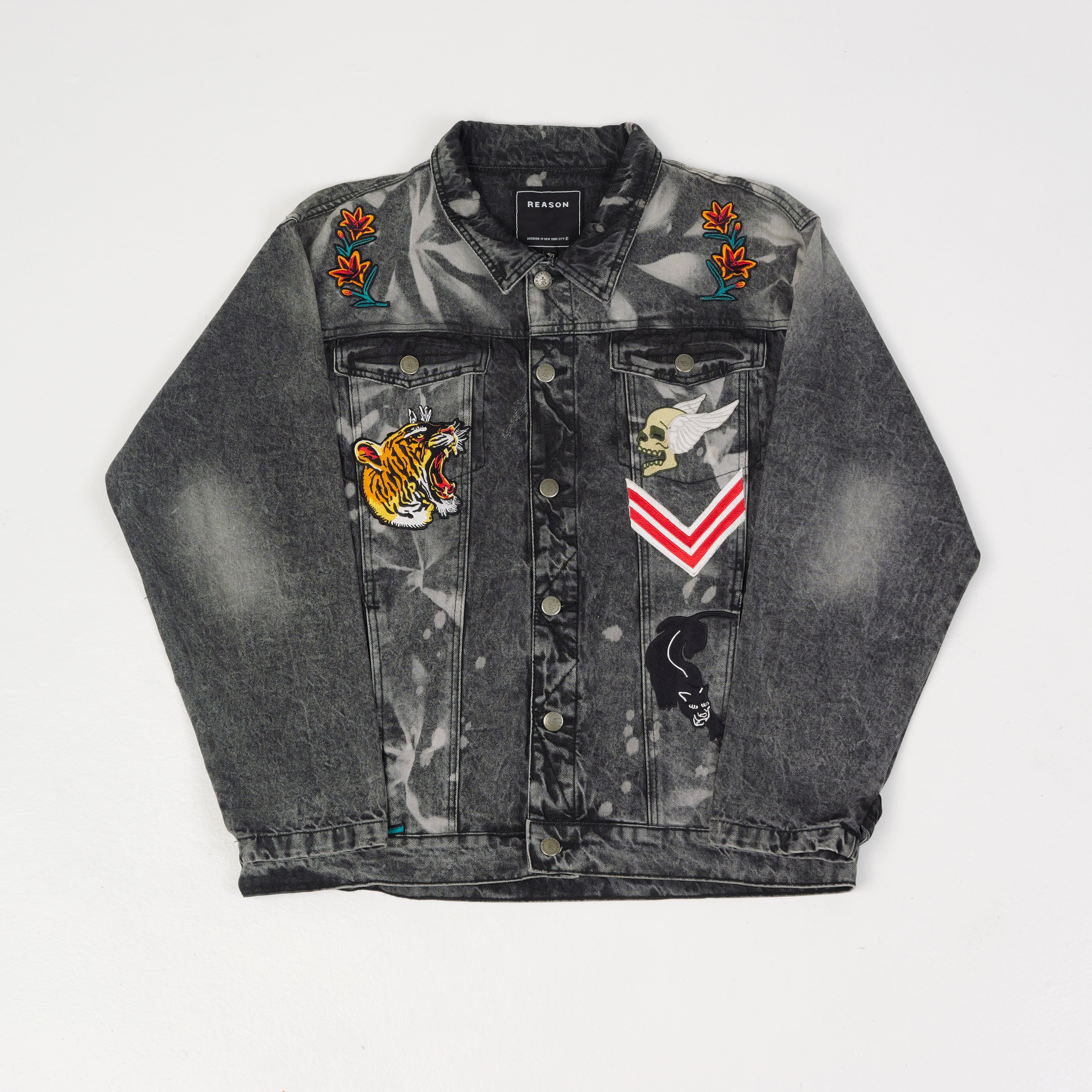 PATCHES DENIM JACKET GREY